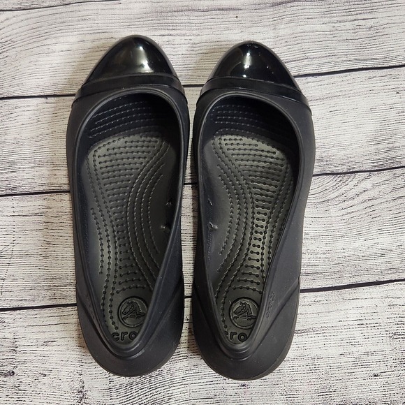 Crocs Womens Shoes Ballet Flats Size 7 Solid Black Cap Toe Shiny - Picture 5 of 12
